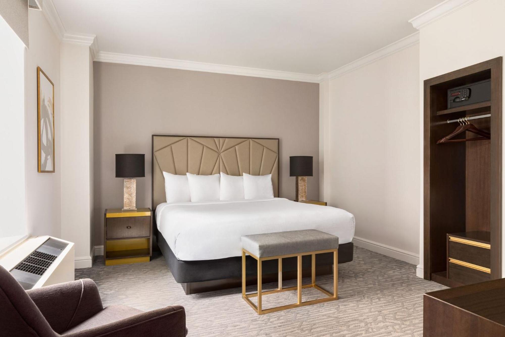 Martinique New York On Broadway, Curio Collection By Hilton Hotel Exterior foto