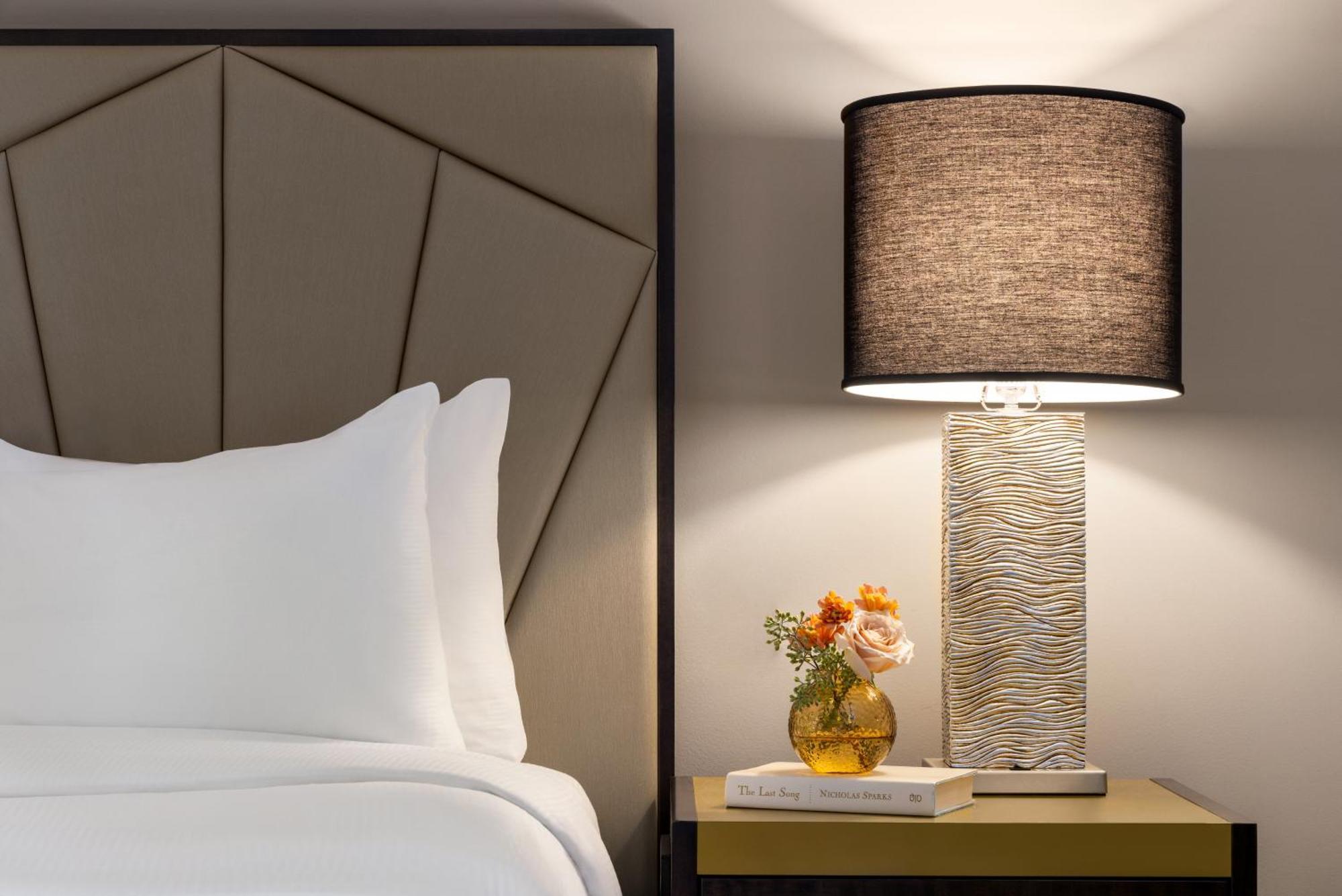 Martinique New York On Broadway, Curio Collection By Hilton Hotel Exterior foto