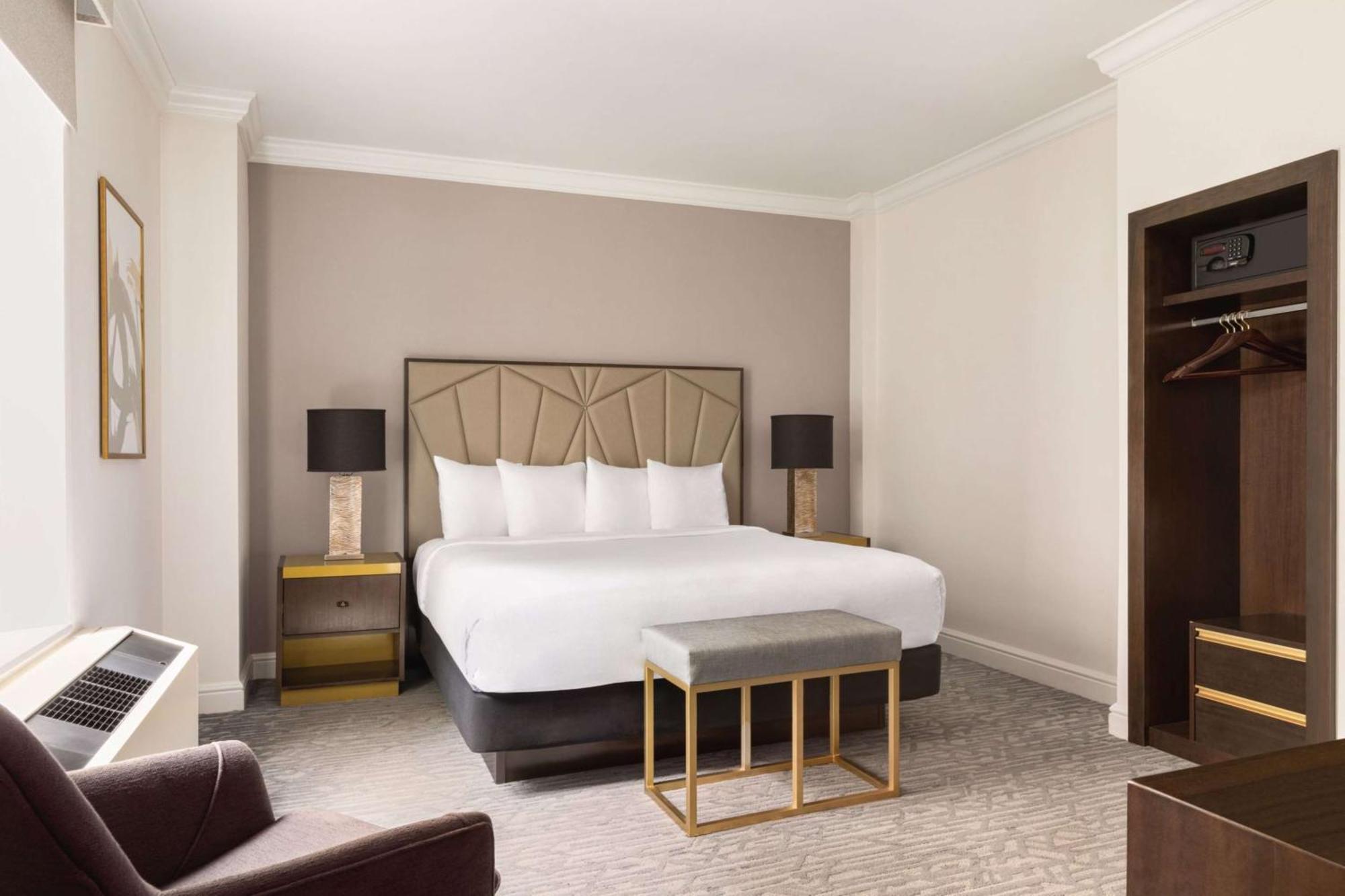 Martinique New York On Broadway, Curio Collection By Hilton Hotel Exterior foto